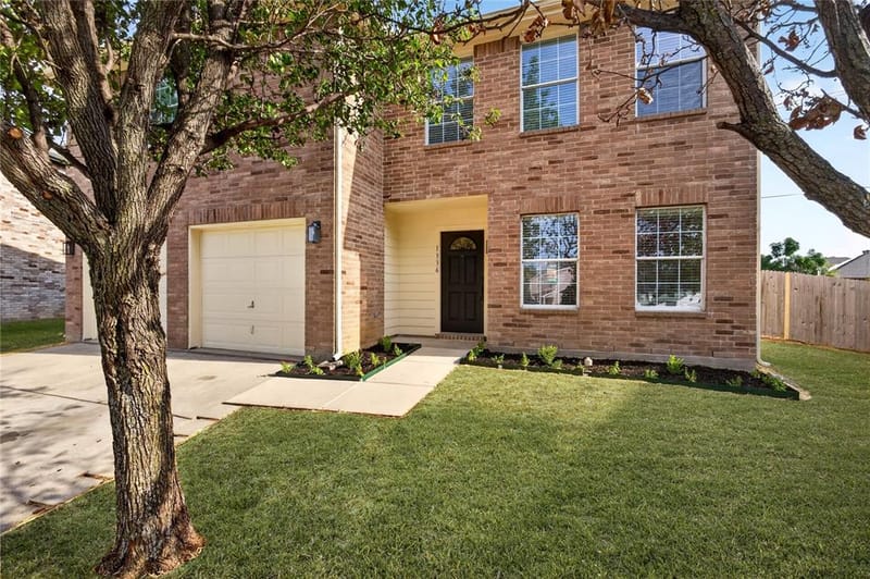 1336 Kiwi Court, Dallas TX 75051 - Photo 2