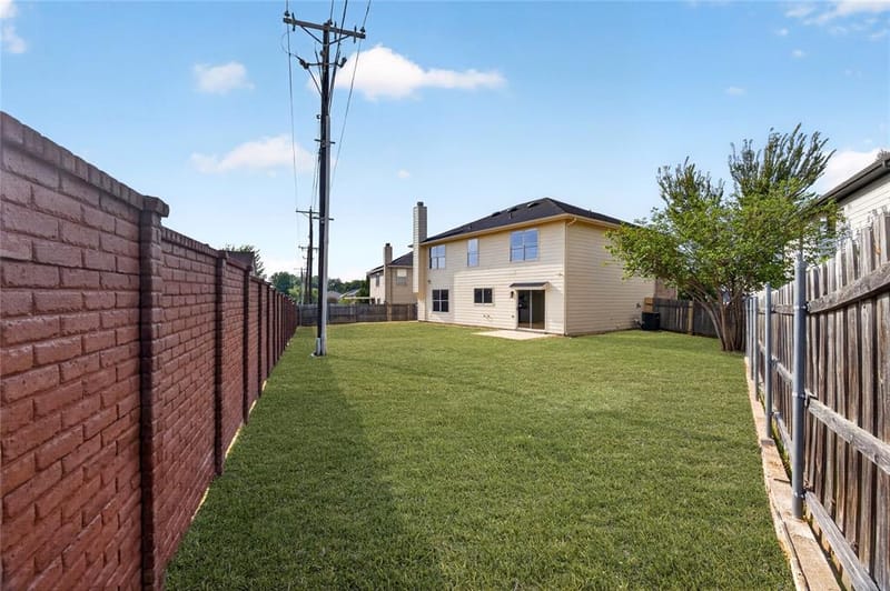 1336 Kiwi Court, Dallas TX 75051 - Photo 39