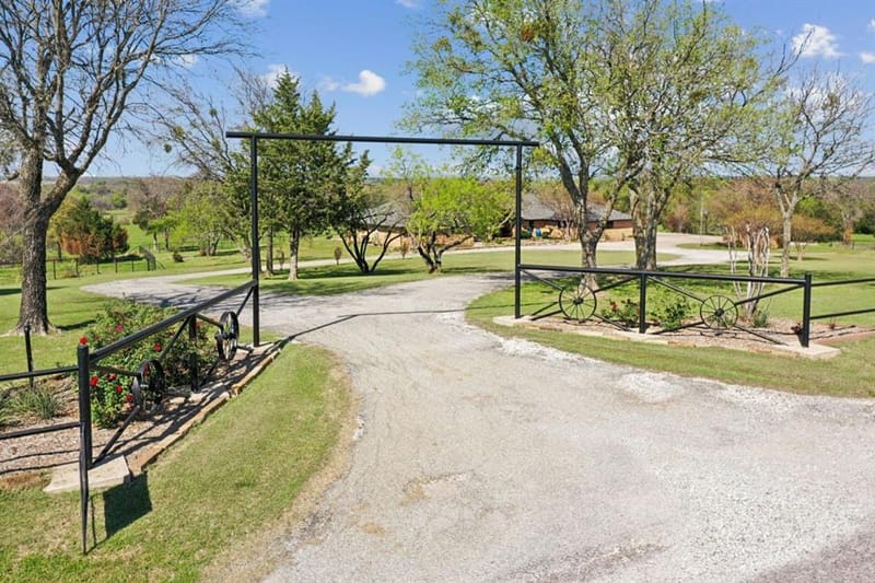 4517 Old Sherman Road, Whitesboro TX 76273 - Photo 3