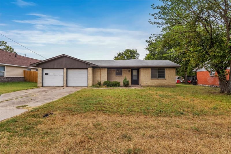 1240 E Jefferson Street, Van Alstyne TX 75495 - Photo 2