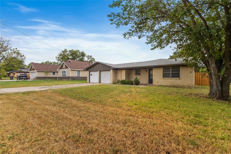 1240 E Jefferson Street, Van Alstyne TX 75495