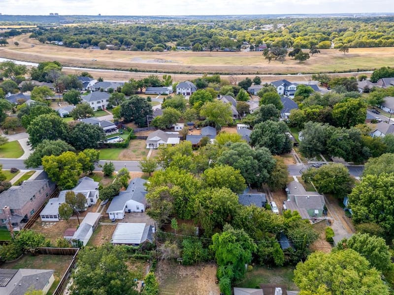 720 Northwood Road, Fort Worth TX 76107 - Photo 3