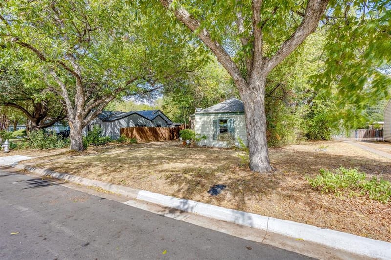 720 Northwood Road, Fort Worth TX 76107 - Photo 10