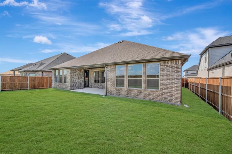 345 Kathryn Drive, Fort Worth TX 76052 - Photo 3