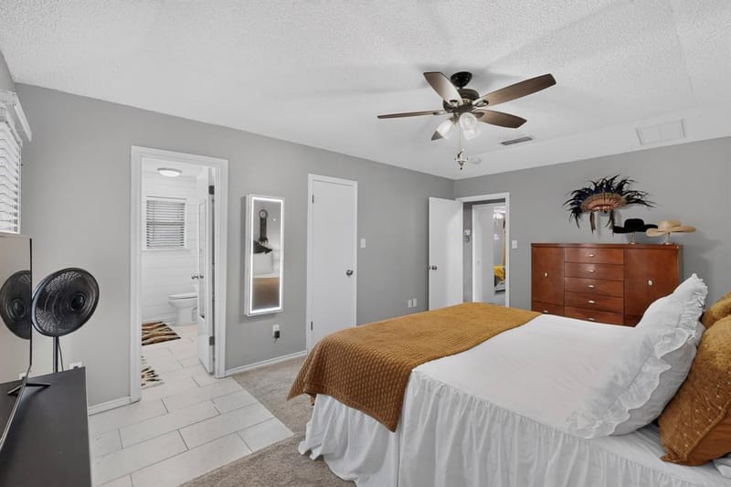 2060 Trailwood Drive W, Burleson TX 76028 - Photo 12