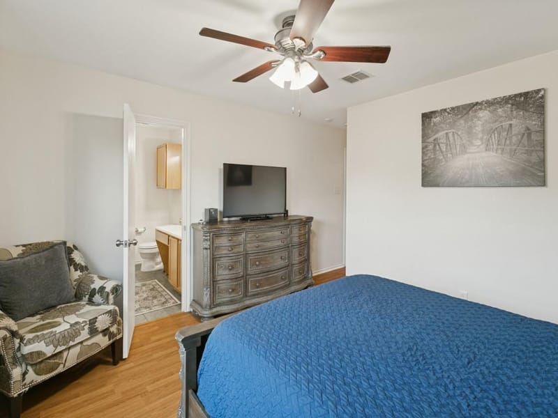 5714 Firethorn Drive, Dallas TX 75249 - Photo 13
