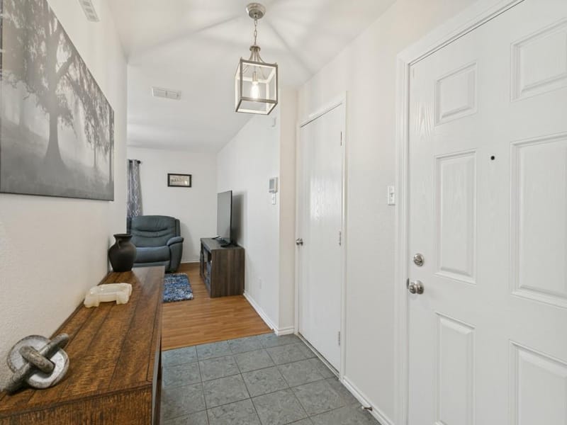 5714 Firethorn Drive, Dallas TX 75249 - Photo 4