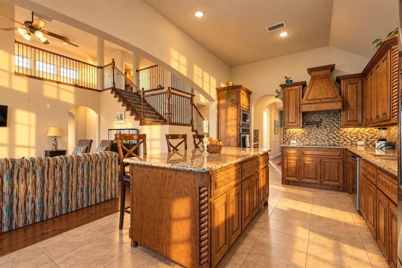 305 Fountain Creek Court, Ovilla TX 75154 - Photo 6