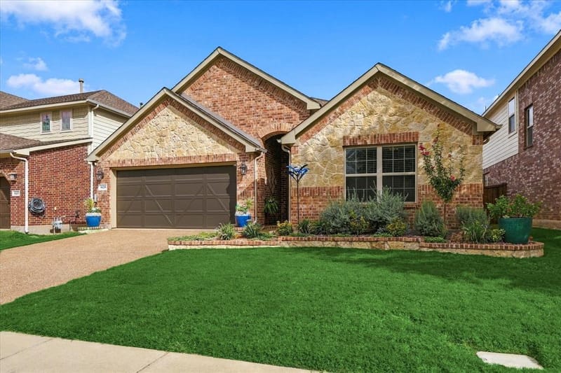 1629 Falconet Court, Carrollton TX 75010 - Photo 2