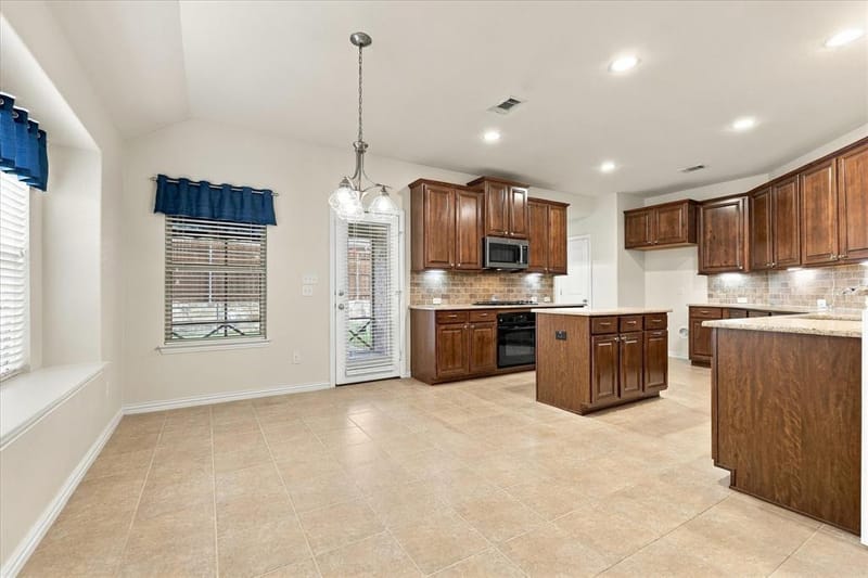 1629 Falconet Court, Carrollton TX 75010 - Photo 17
