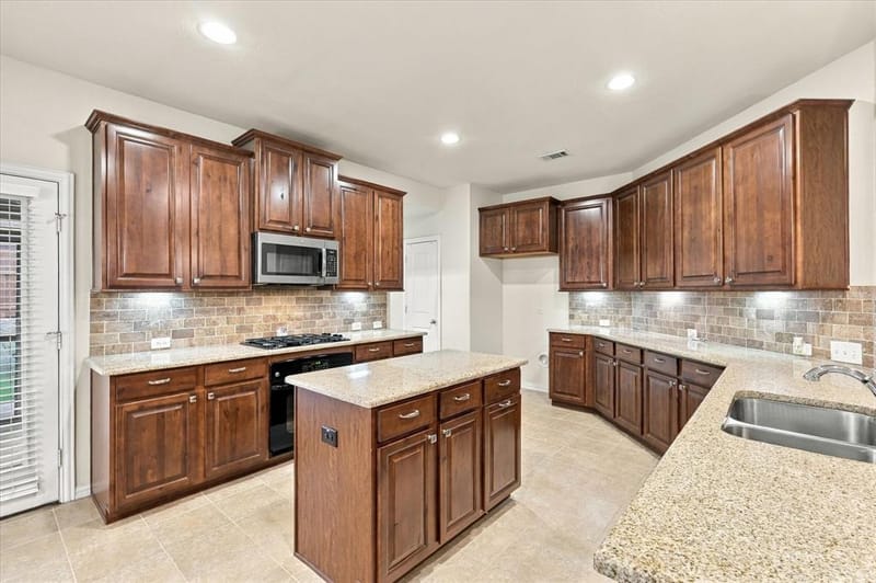 1629 Falconet Court, Carrollton TX 75010 - Photo 12