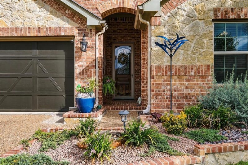 1629 Falconet Court, Carrollton TX 75010 - Photo 3