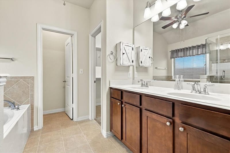 1629 Falconet Court, Carrollton TX 75010 - Photo 20