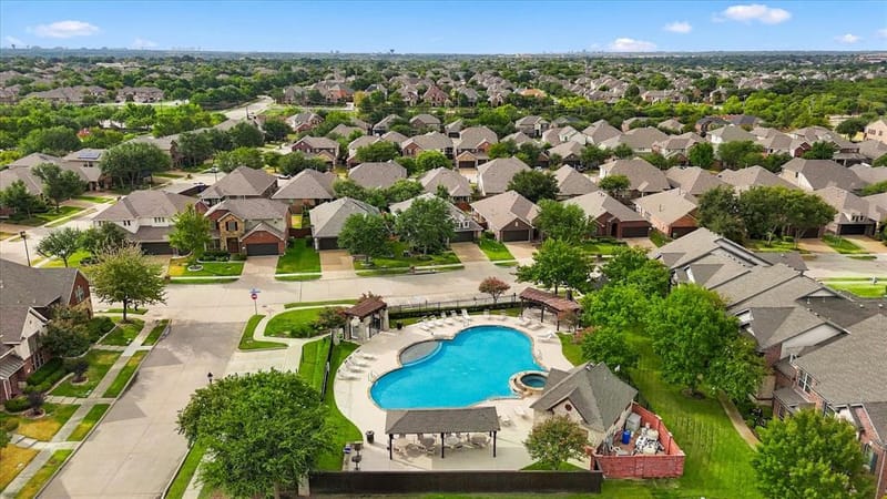 1629 Falconet Court, Carrollton TX 75010 - Photo 38