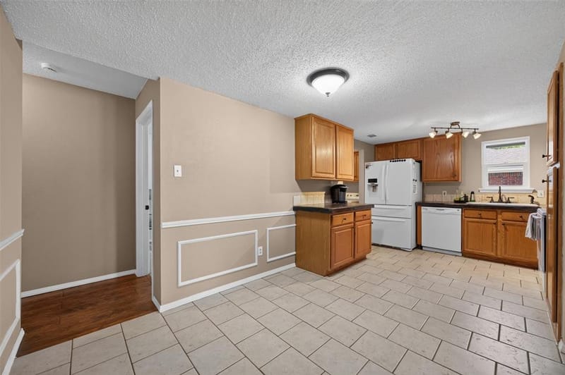 203 Briarglen Drive, Cedar Hill TX 75104 - Photo 10