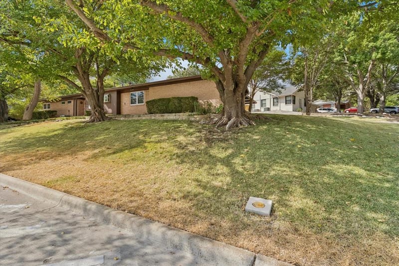 4850 Westcreek Drive, Fort Worth TX 76133 - Photo 5