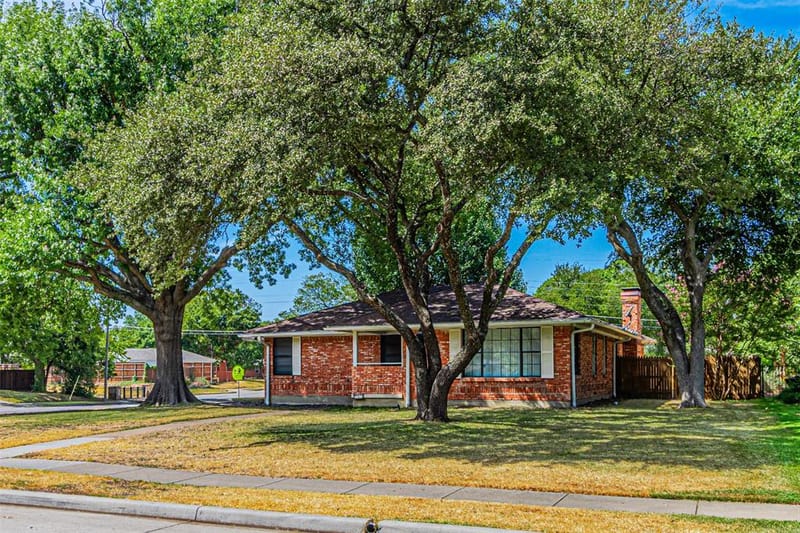 216 S Lois Lane, Richardson TX 75081 - Photo 2