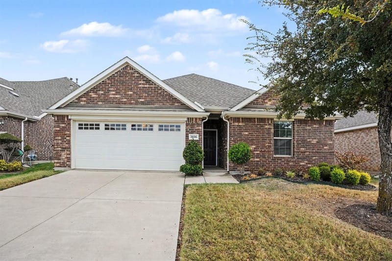 2606 Middleton Road, Glenn Heights TX 75154 - Photo 2