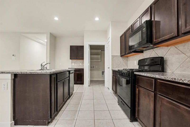 2606 Middleton Road, Glenn Heights TX 75154 - Photo 10
