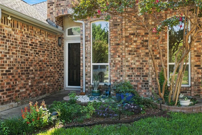 428 Arbor Creek Drive, Euless TX 76039 - Photo 2