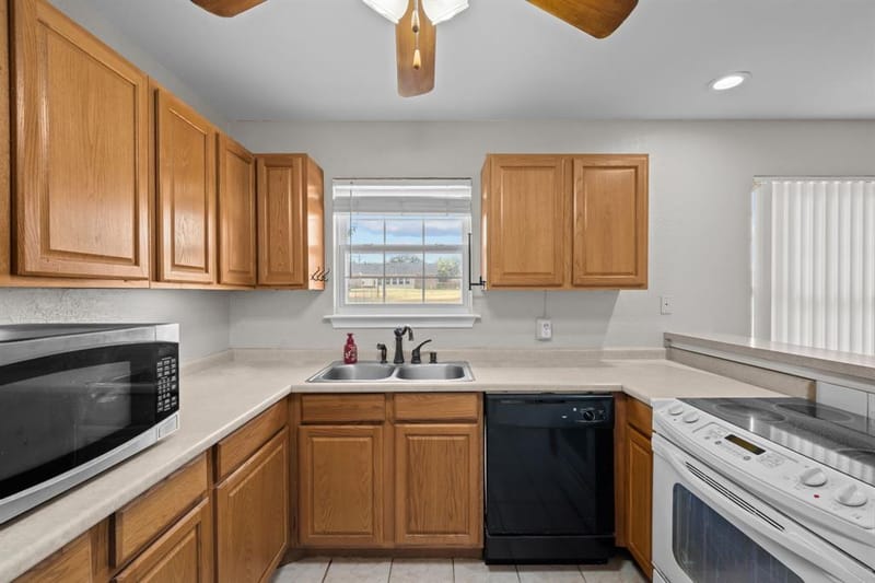 3904 Country Meadows Road, Granbury TX 76049 - Photo 17