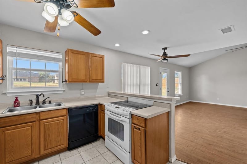 3904 Country Meadows Road, Granbury TX 76049 - Photo 16