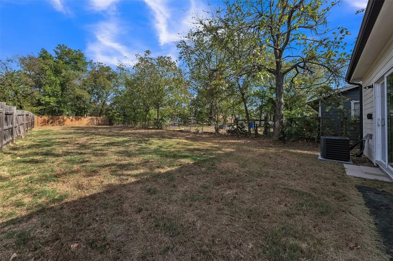 218 Locust Street S, Sulphur Springs TX 75482 - Photo 23