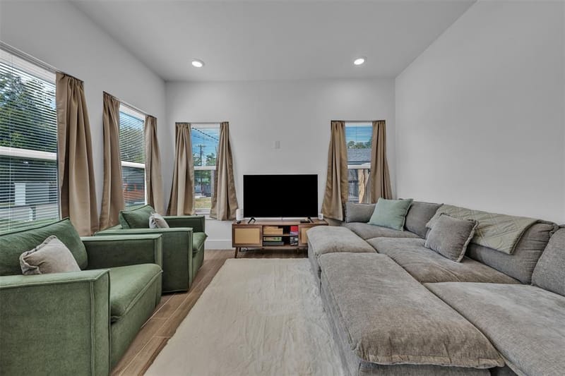 218 Locust Street S, Sulphur Springs TX 75482 - Photo 7