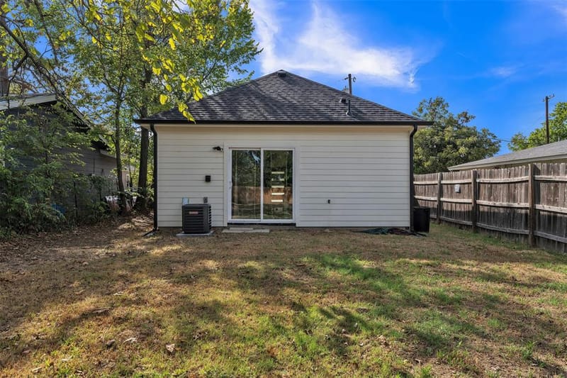 218 Locust Street S, Sulphur Springs TX 75482 - Photo 24