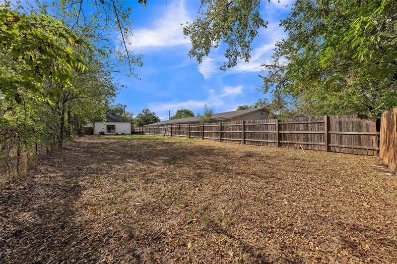 218 Locust Street S, Sulphur Springs TX 75482 - Photo 25