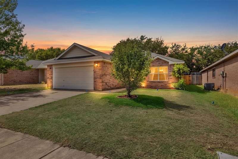 10333 Bear Hollow Drive, Fort Worth TX 76244 - Photo 3