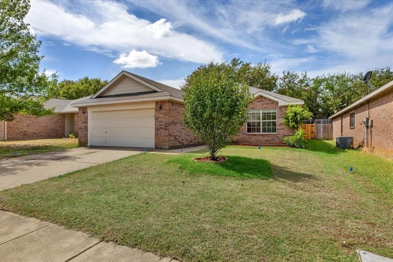 10333 Bear Hollow Drive, Fort Worth TX 76244