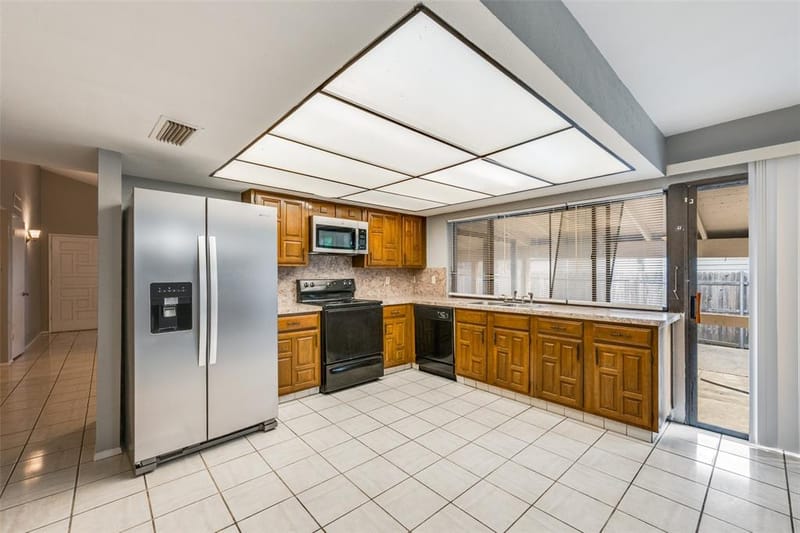 1617 Whittenburg Drive, Fort Worth TX 76134 - Photo 9