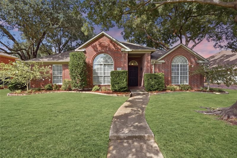 1905 Greenhill Drive, Rowlett TX 75088