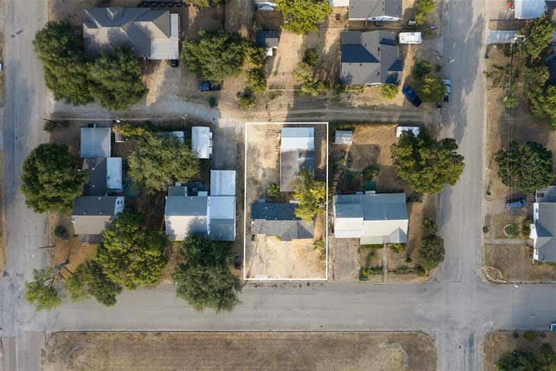 814 S Pierce Street, McGregor TX 76657 - Photo 13
