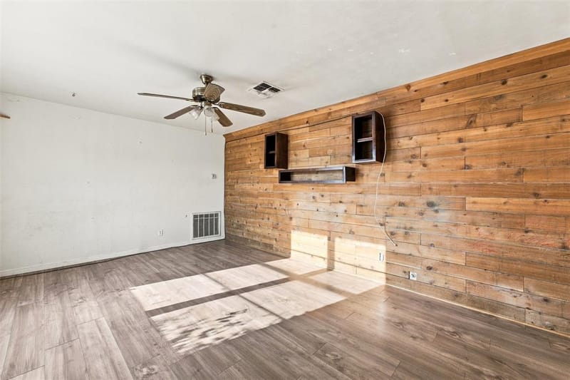 814 S Pierce Street, McGregor TX 76657 - Photo 3