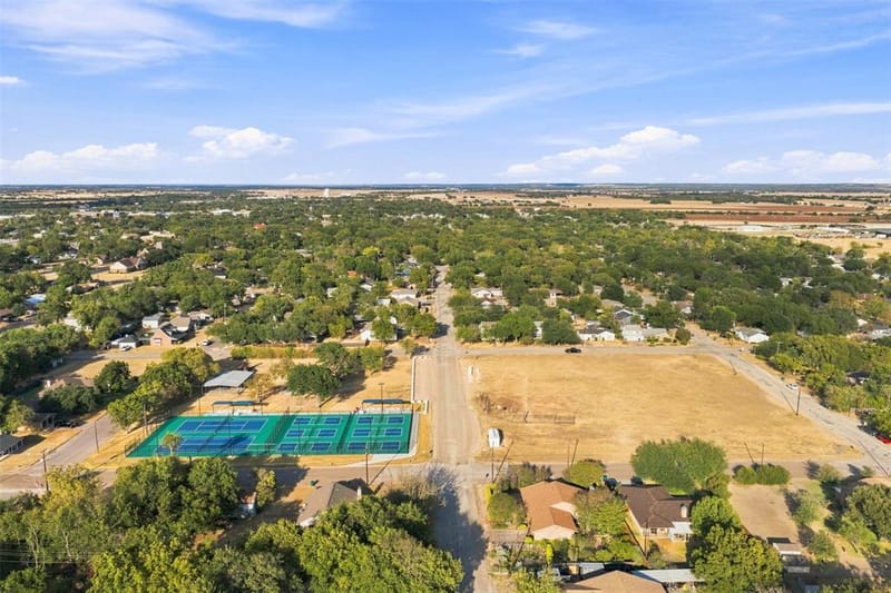814 S Pierce Street, McGregor TX 76657 - Photo 14
