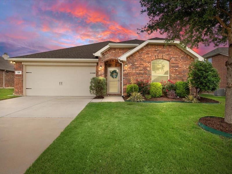 125 Lariat Trail, Waxahachie TX 75165