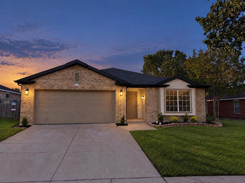 1309 Dundee Drive, Arlington TX 76002 - Photo 2