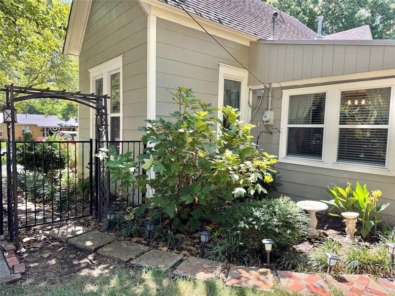 229 E Tennie Street, Gainesville TX 76240 - Photo 27