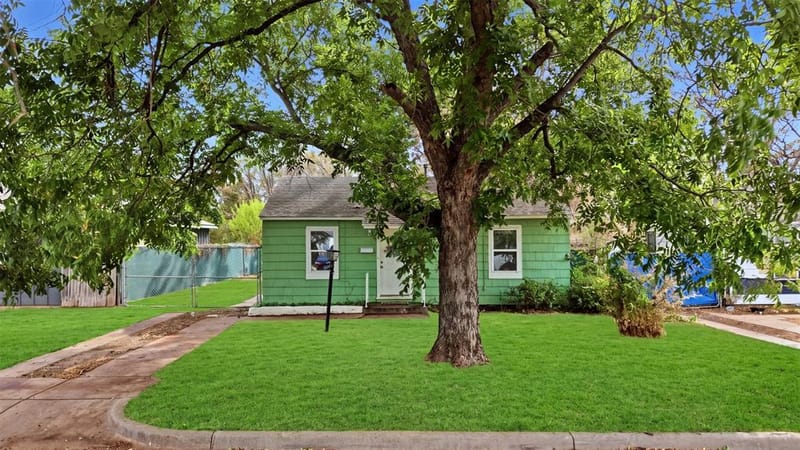 3261 Todd Avenue, Fort Worth TX 76110 - Photo 3