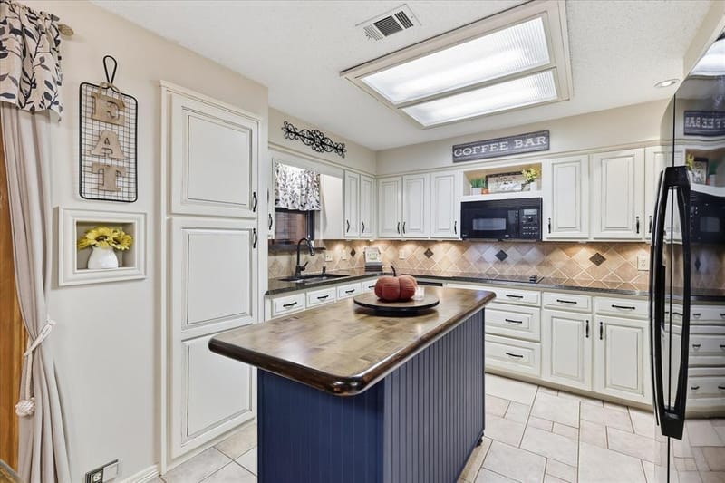 707 Glenn Drive, Euless TX 76039 - Photo 4
