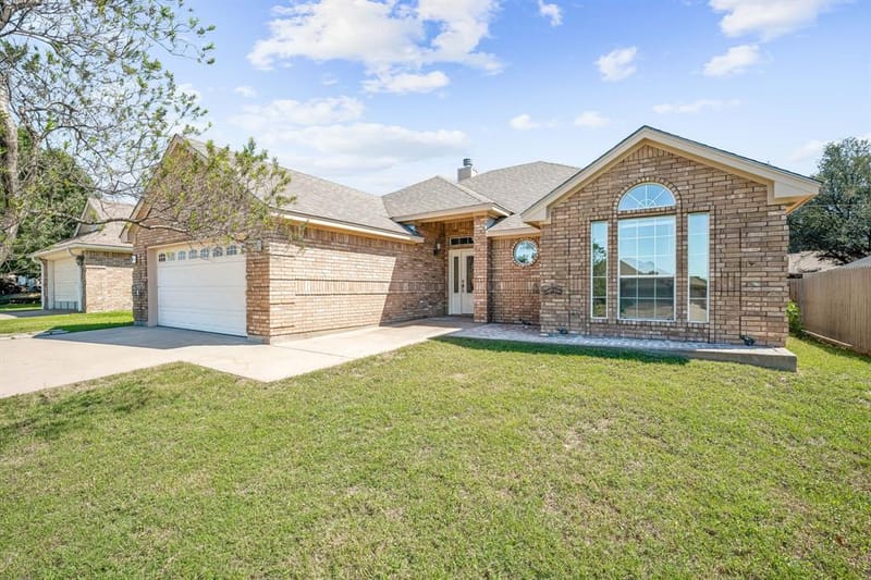 320 Midnight Shadow, Stephenville TX 76401