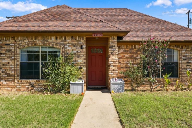 1015 Shelly Drive, Keene TX 76031 - Photo 4