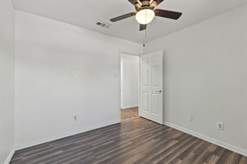 1015 Shelly Drive, Keene TX 76031 - Photo 21