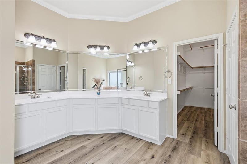 750 Village Green Drive, DeSoto TX 75115 - Photo 26
