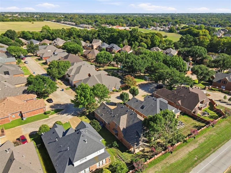 750 Village Green Drive, DeSoto TX 75115 - Photo 36