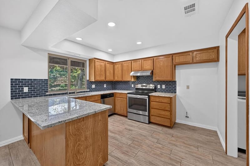 1600 Craighton Court, Arlington TX 76012 - Photo 17