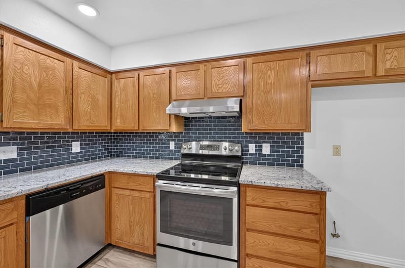 1600 Craighton Court, Arlington TX 76012 - Photo 12