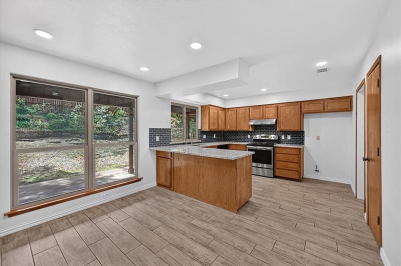 1600 Craighton Court, Arlington TX 76012 - Photo 8